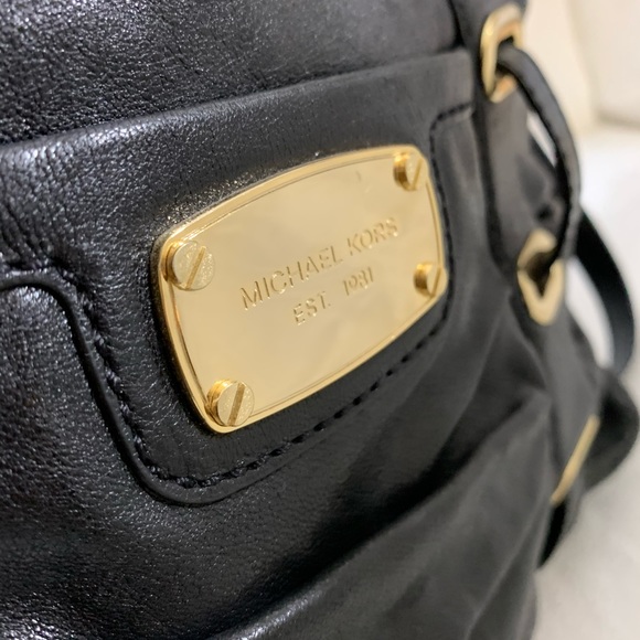 Michael Kors Leather Tote Bag - Picture 2 of 6